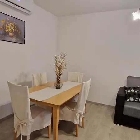 Stengl Apartment *