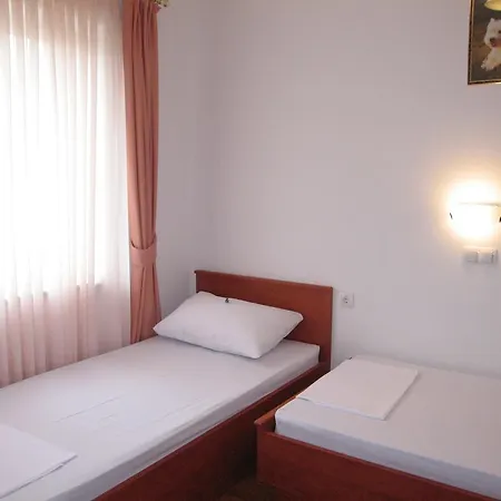 Stengl Apartman *