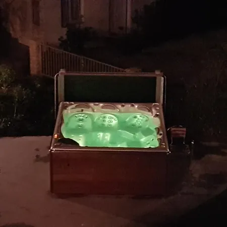 Stengl شقة